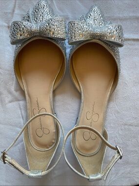 Jessica Simpson Elturo Silver Rhinestone Bow Ankle Strap Flats Size 10